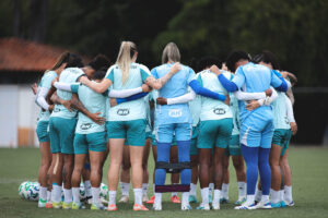 Jogadoras do Cruzeiro durante treinamento (foto: Gustavo Martins/Cruzeiro)