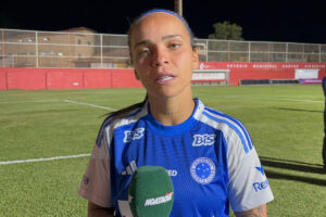 Letcia Ferreira, atacante do Cruzeiro, em entrevista (foto: Sofia Cunha/No Ataque)