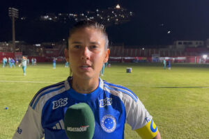 Gaby Soares, meio-campista do Cruzeiro, em entrevista (foto: Sofia Cunha/No Ataque)