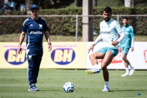 Leonardo Jardim, tcnico do Cruzeiro, e Fabrcio Bruno, zagueiro (foto: Gustavo Aleixo/Cruzeiro)