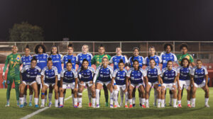 Jogadoras do Cruzeiro antes de empate por 1 a 1 com Flamengo, pela oitava rodada do Campeonato Brasileiro Feminino (foto: Gustavo Martins/Cruzeiro
)