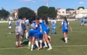 Jogadoras do Cruzeiro comemorando gol sobre Real Braslia, pela nona rodada do Brasileiro Feminino (foto: Reproduo/Cruzeiro)