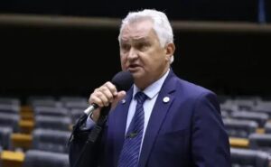 Debate na Câmara celebra legado da comunidade polonesa no Brasil