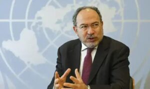 Desinformação lidera riscos globais até 2025, alerta Unesco