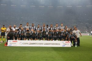 Elenco do Atltico campeo da Libertadores em 2013 (foto: Rodrigo Clemente/EM/D.A Press)