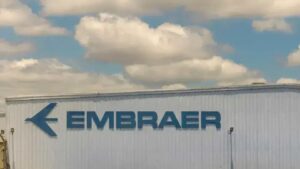 Embraer registra prejuízo líquido de R$ 428,5 milhões no 1º trimestre de 2025