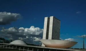 Estudo revela que bancada da bala tem poucos projetos sobre armamento no Congresso