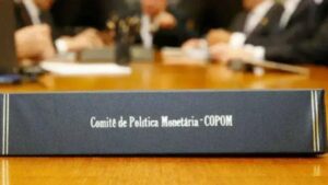 Expectativa de alta de 0,5% na Selic em reunião do Copom nesta quarta-feira