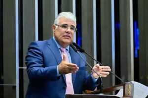 Girão destaca crise na saúde mental e liga política antimanicomial a crimes