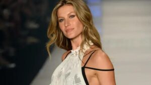 Gisele Bündchen celebra Dia das Mães com primeira foto do terceiro filho