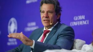 Haddad prevê crescimento do PIB de 2,5% até 2025 sob governo Lula
