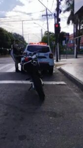 Homem é detido em Timóteo por adulteração de placa de moto durante ação policial