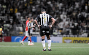 Hulk, atacante do Atltico, se lamenta na Arena MRV (foto: Alexandre Guzanshe/EM/D.A. Press)