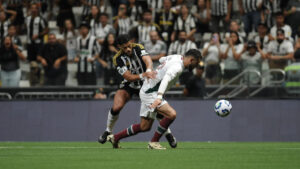 Hulk em ao contra o Fluminense na Arena MRV (foto: Alexandre Guzanshe/EM/D.A Press)