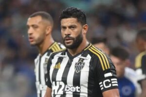 Hulk provoca torcida do Cruzeiro após clássico entre Atlético e Raposa