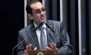 Investigação de fraudes no INSS começará no segundo semestre, afirma senador
