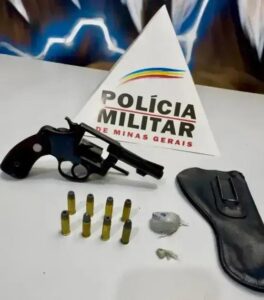 Ipatinga: Jovem de 21 anos é preso com arma e drogas em oficina