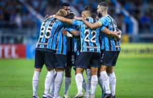 Elenco do Grmio antes de partida (foto: LUCAS UEBEL/GREMIO FBPA)