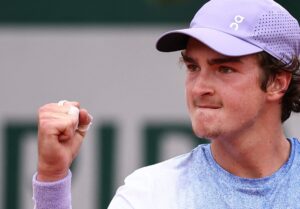 Joo Fonseca, tenista brasileiro, comemorando (foto: ATP/Divulgao)