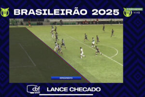 Pnalti do Juventude foi anulado por impedimento milimtrico (foto: Reproduo)