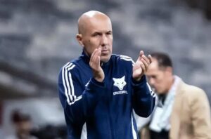 Leonardo Jardim destaca liderança no Cruzeiro: 'Não vim só para escalar'