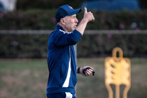 Leonardo Jardim, tcnico do Cruzeiro, em treinamento na Toca da Raposa 2 (foto: Gustavo Aleixo/Cruzeiro)
