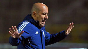 Leonardo Jardim, tcnico do Cruzeiro, durante empate com Mushuc Runa pela Sul-Americana (foto: Rodrigo Buendia/AFP)