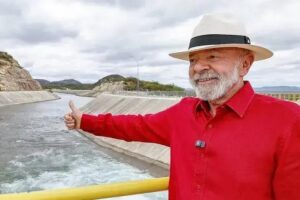 Lula alerta sobre perigos de escolher 'tranqueiras' para governar o Brasil