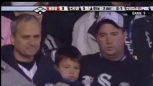 Robert Prevost, o Papa Leo 14, foi flagrado na transmisso de final da MLB em 2005 (foto: Reproduo/Fox)