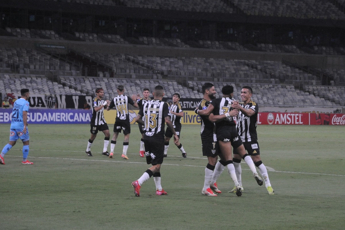 Jogadores do Atltico comemoram gol sobre o Deportes Iquique, no Mineiro, pela Copa Sul-Americana - (foto: Alexandre Guzanshe/EM/D.A. Press) Jogadores do Atltico comemoram gol sobre o Deportes Iquique, no Mineiro, pela Copa Sul-Americana - (foto: Alexandre Guzanshe/EM/D.A. Press)