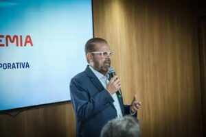 Reinaldo Carneiro Bastos anuncia candidatura à presidência da CBF