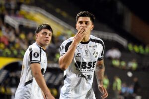Central Crdoba ganhou do Deportivo Tchira na Venezuela (foto: Schneyder Mendoza / AFP)