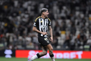 Rubens comemora gol na vitria do Atltico por 4 a 0 sobre o Maring, na Arena MRV, pela Copa do Brasil (foto: Alexandre Guzanshe/EM/D.A. Press.)