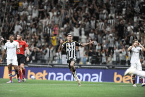 Rubens comemora gol pelo Atltico sobre o Fluminense (foto: Alexandre Guzanshe/EM/D.A. Press)