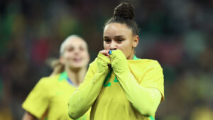 Dudinha comemora primeiro gol pela Seleo (foto: Livia Villas Boas/CBF)
