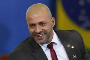 STF rejeita pedido de Daniel Silveira para sair da prisão e trabalhar