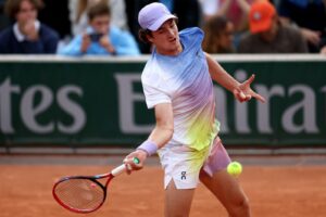 Joo Fonseca durante jogo de Roland Garros (foto: Franck Fife/AFP)