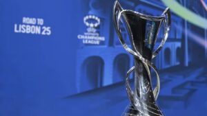 Trofu de campeo da UEFA Champions League Feminina 2024/2025 (foto: UEFA Champions League/Divulgao)