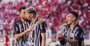 Jogadores do ASA comemoram gol de Junior Viosa, artilheiro da Srie D (foto: Apollo / Ascom ASA)