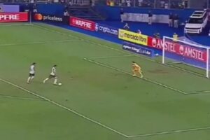 Lance do gol perdido por Vitor Roque