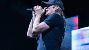 Vocalista do 3 Doors Down, Brad Arnold, é diagnosticado com câncer renal em estágio avançado