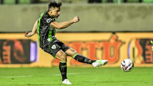 Willian Bigode em ao durante Amrica x Paysandu (foto: Mouro Panda/Amrica)