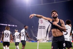 Yuri Alberto brilha com hat-trick em vitória do Corinthians sobre o Internacional