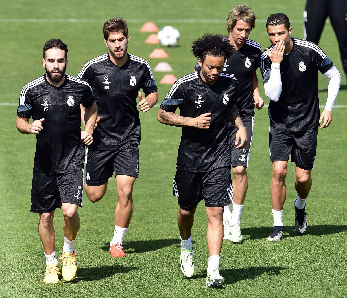 Carvajal, Lucas Silva, Marcelo, Fbio Coentro e Cristiano Ronaldo em treino do Real Madrid - (foto: AFP PHOTO/ GERARD JULIEN) Carvajal, Lucas Silva, Marcelo, Fbio Coentro e Cristiano Ronaldo em treino do Real Madrid - (foto: AFP PHOTO/ GERARD JULIEN)