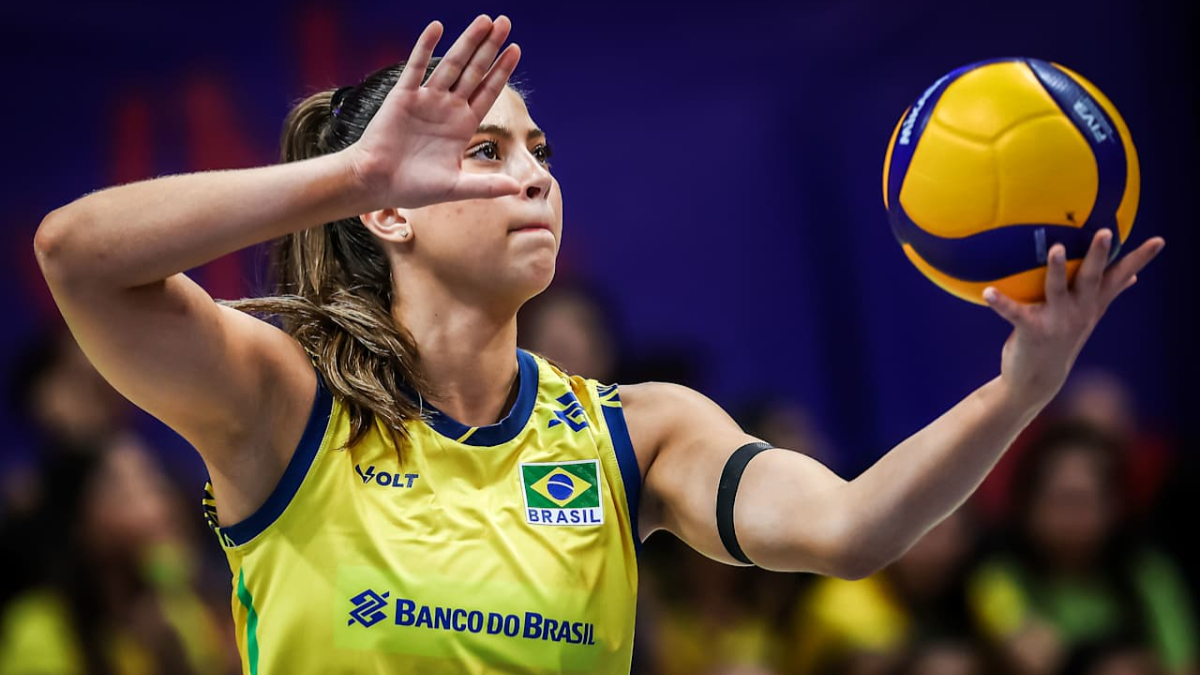 Aline Segato, ponteira da Seleo Brasileira Feminina de Vlei - (foto: Divulgao FIVB)