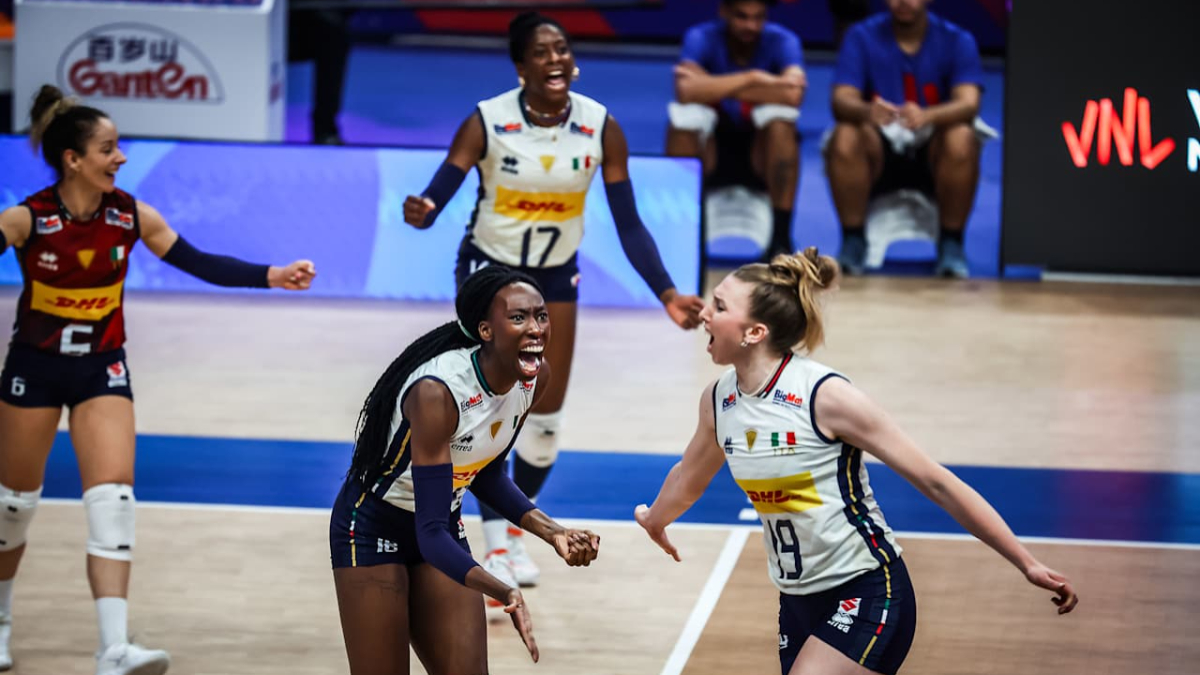 Comemorao da Seleo Italiana contra o Brasil na VNL Feminina - (foto: Divulgao FIVB)
