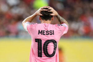 Messi lamenta bola no travesso em jogo entre Inter Miami e Al Ahly no Mundial de Clubes (foto: MEGAN BRIGGS)
