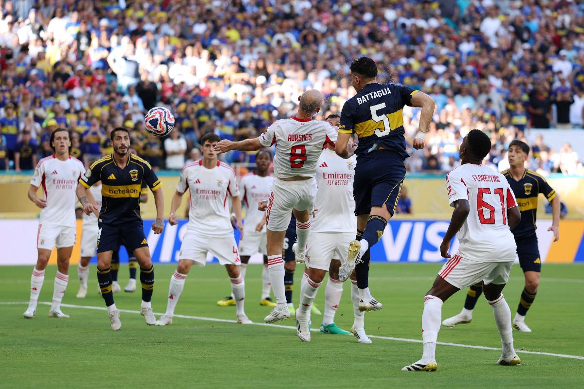 Battaglia fez o segundo gol do Boca contra o Benfica - (foto: Dan Mullan / GETTY IMAGES NORTH AMERICA / Getty Images via AFP) Battaglia fez o segundo gol do Boca contra o Benfica - (foto: Dan Mullan / GETTY IMAGES NORTH AMERICA / Getty Images via AFP)