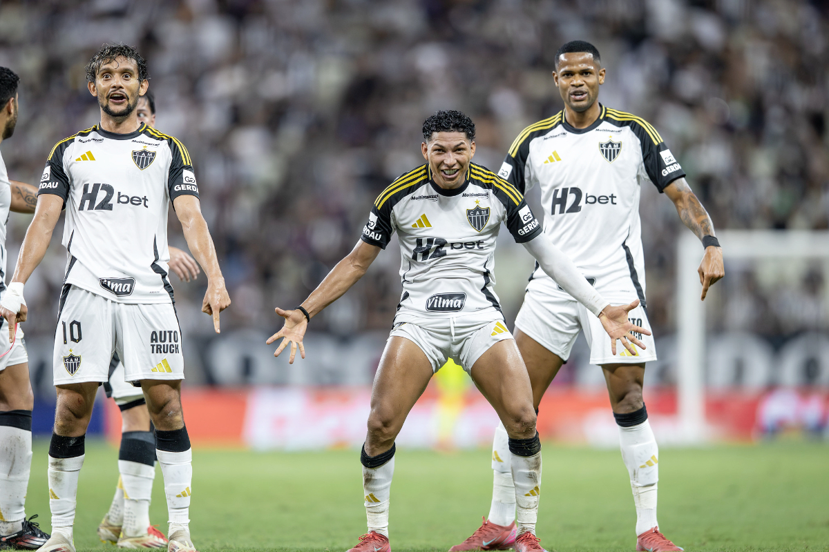 Gustavo Scarpa, Rony e Jnior Santos comemoram gol do Atltico contra o Cear na Arena Castelo - (foto: Pedro Souza/Atltico) Gustavo Scarpa, Rony e Jnior Santos comemoram gol do Atltico contra o Cear na Arena Castelo - (foto: Pedro Souza/Atltico)