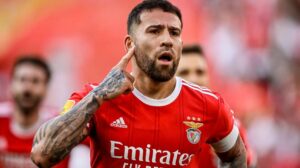 Ex-Atltico-MG, Nicolas Otamendi pode ficar livre no mercado (foto: PATRICIA DE MELO MOREIRA / AFP)